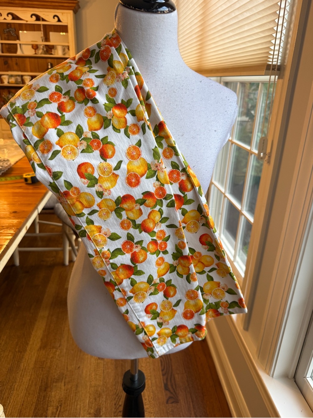 Talbots Size 4 Jegging Crop Citrus Orange Lemon Print Pants Stretch